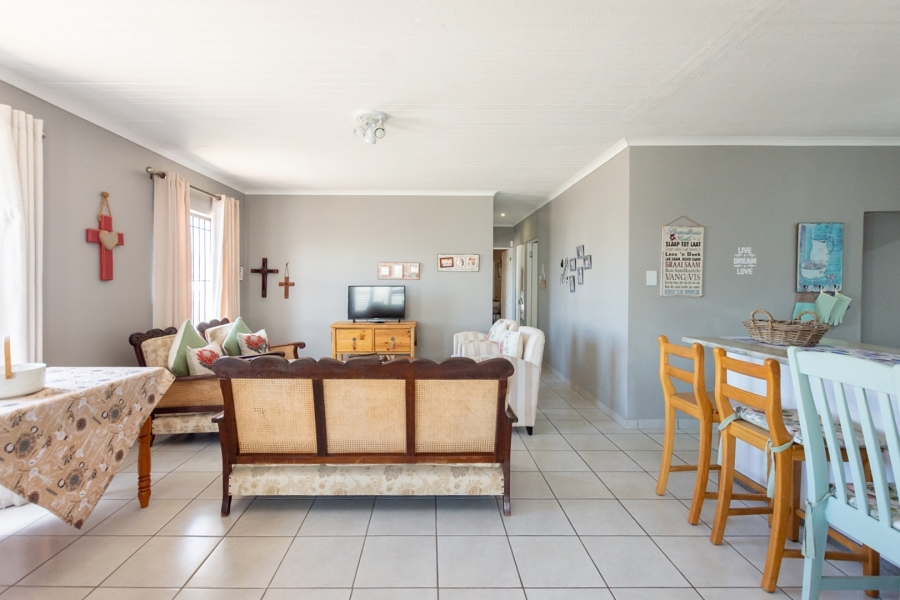 3 Bedroom Property for Sale in Britannia Bay Western Cape